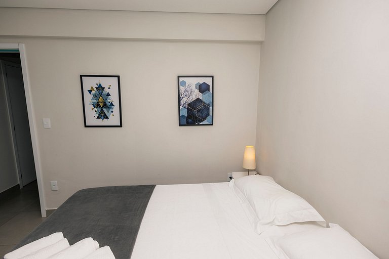 Flat Alto Padrão – Novo e ar condicionado