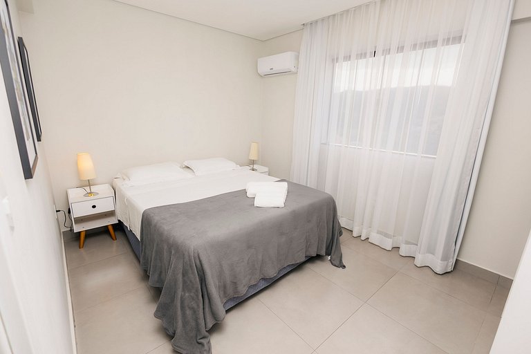 Flat Alto Padrão – Novo e ar condicionado