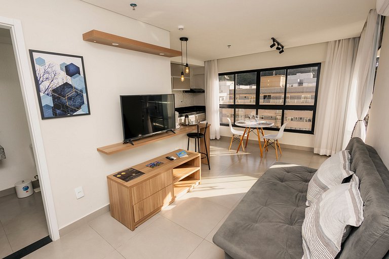 Flat Alto Padrão – Novo e ar condicionado