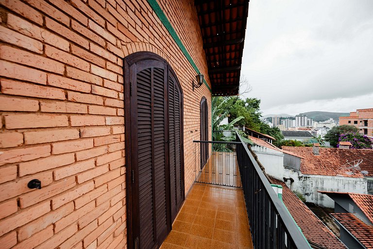 Casa Colonial Espaçosa com Piscina eVista incrivel