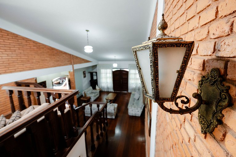 Casa Colonial Espaçosa com Piscina eVista incrivel