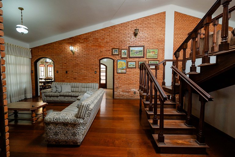 Casa Colonial Espaçosa com Piscina eVista incrivel