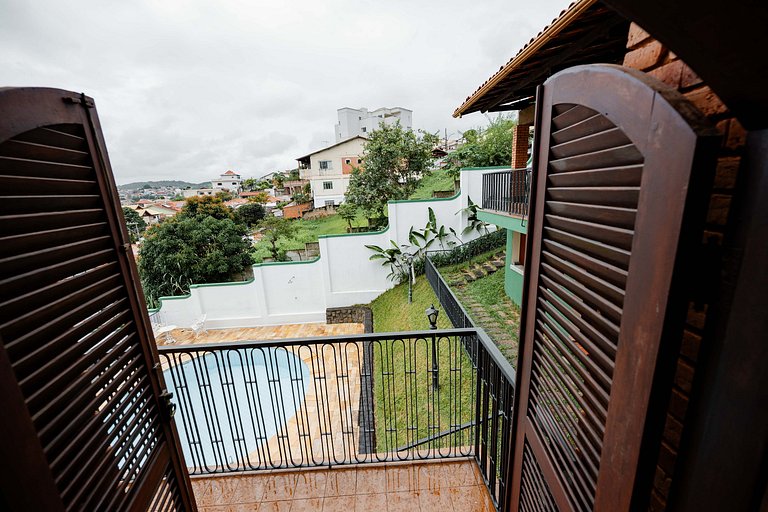 Casa Colonial Espaçosa com Piscina eVista incrivel