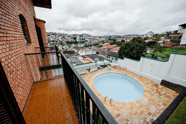 Casa Colonial Espaçosa com Piscina eVista incrivel