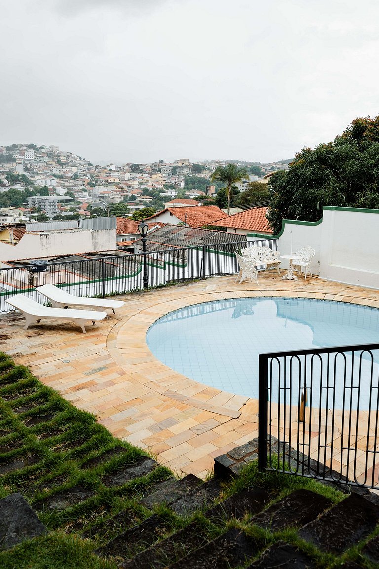 Casa Colonial Espaçosa com Piscina eVista incrivel