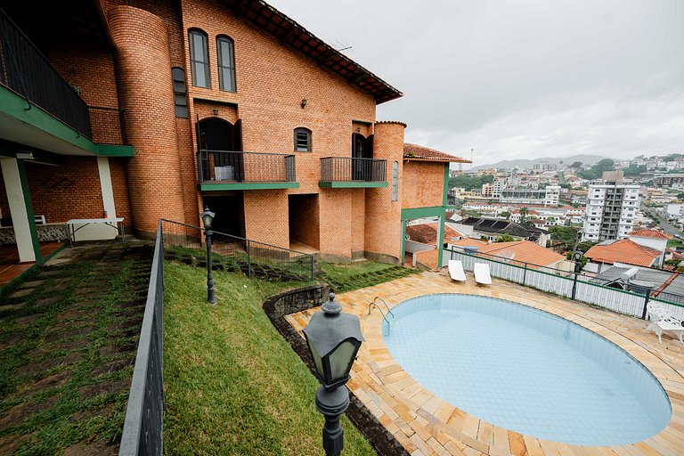 Casa Colonial Espaçosa com Piscina eVista incrivel