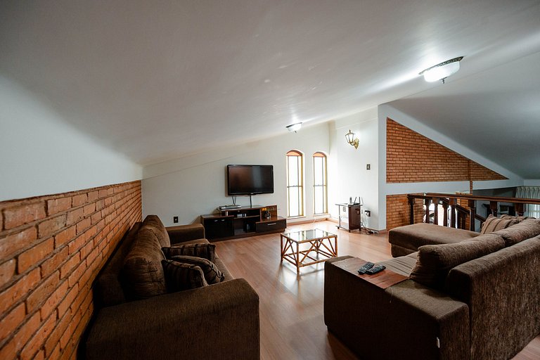 Casa Colonial Espaçosa com Piscina eVista incrivel