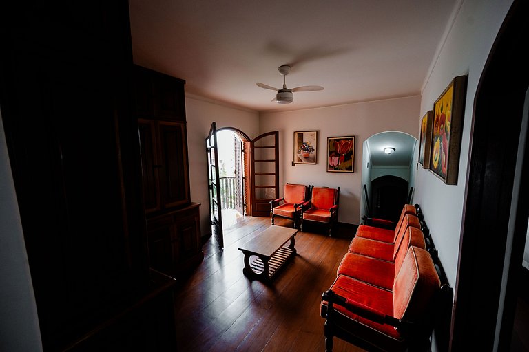 Casa Colonial Espaçosa com Piscina eVista incrivel