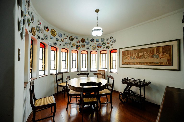 Casa Colonial Espaçosa com Piscina eVista incrivel