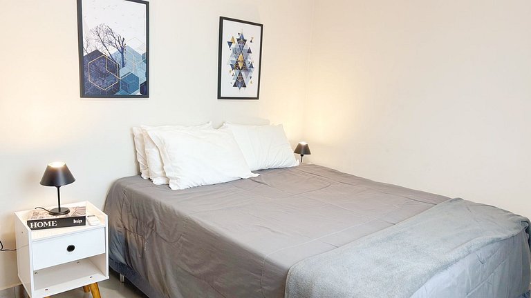 Flat Novinho no centro com ar condic. e piscina