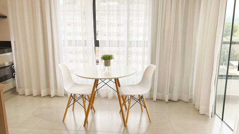 Flat Novinho no centro com ar condic. e piscina