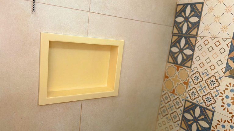 Experiência em celeiro com cavalos à porta