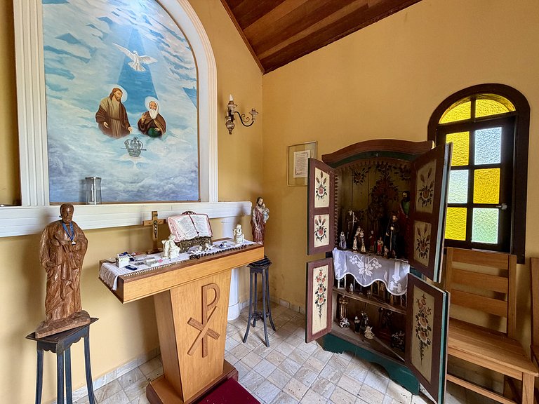 Experiência em celeiro com cavalos à porta