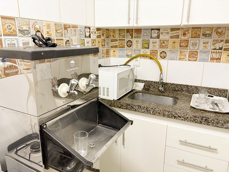 Experiência em celeiro com cavalos à porta