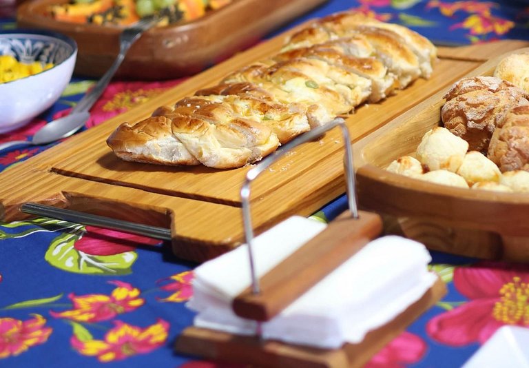 Experiência em celeiro com cavalos à porta