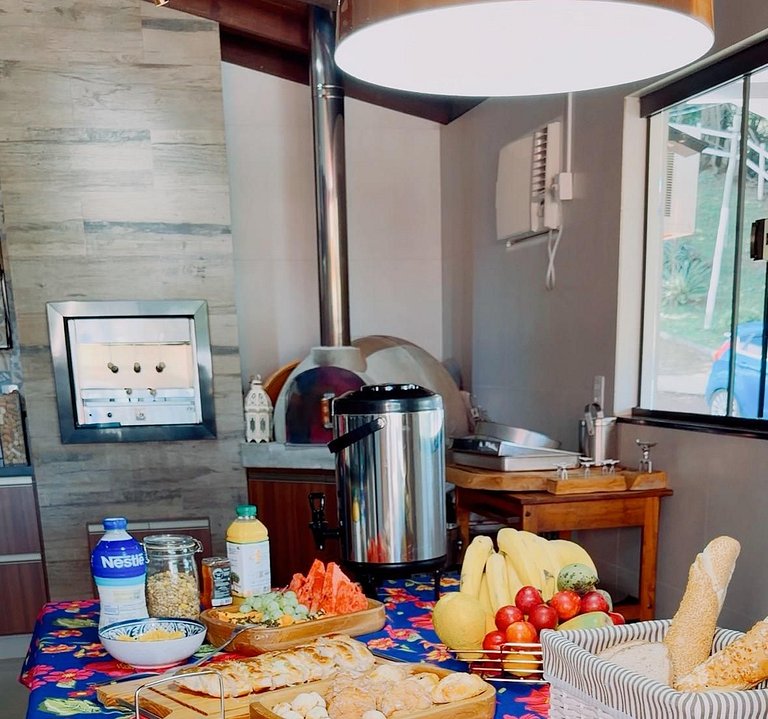 Experiência em celeiro com cavalos à porta