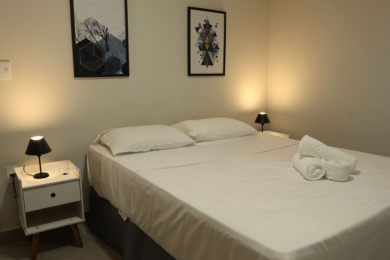 Flat Alto Padrão – Novo e ar condicionado