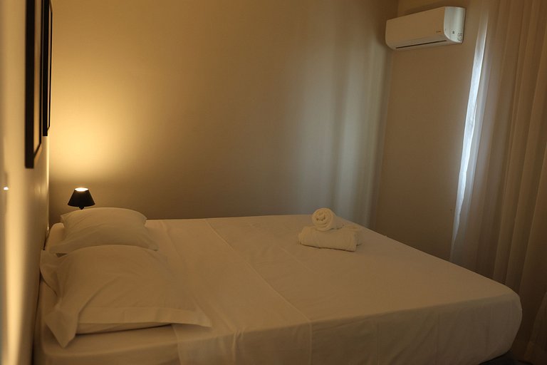Flat Alto Padrão – Novo e ar condicionado